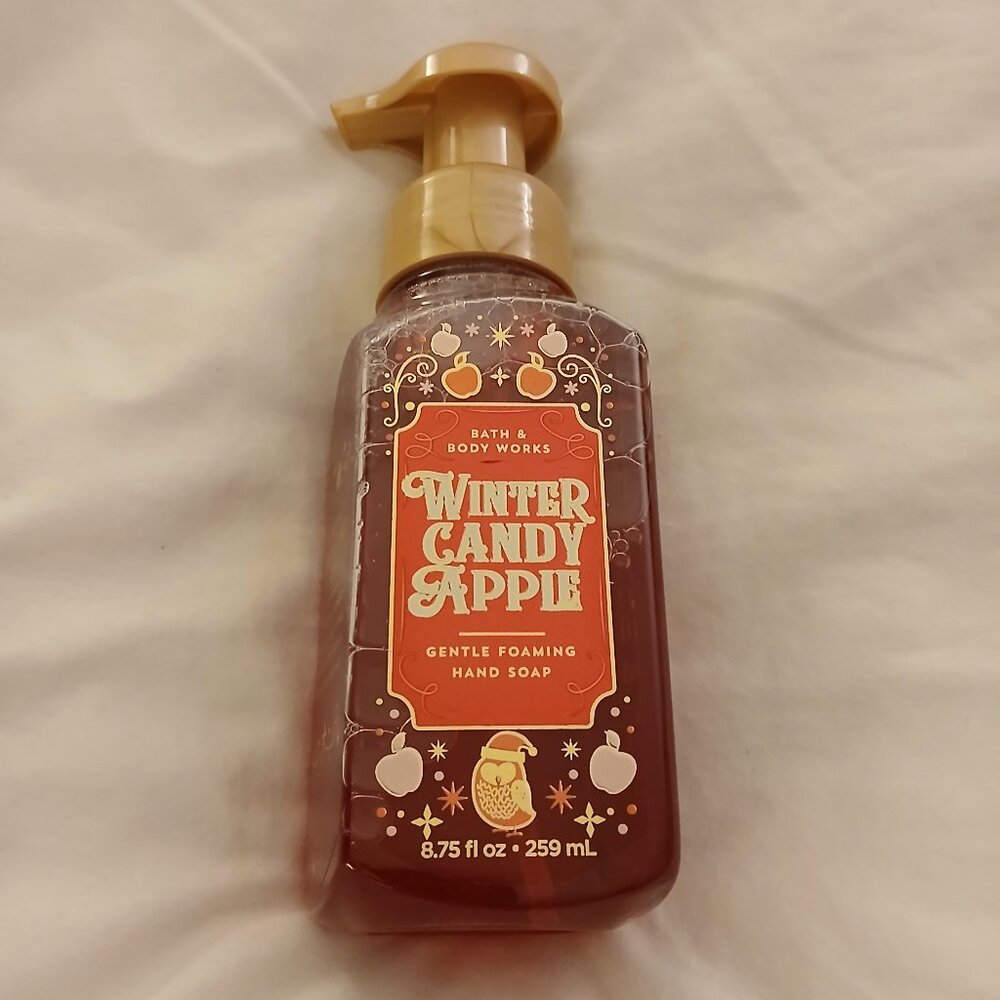 Bath & Body Works Winter Candy Apple foam hand soap